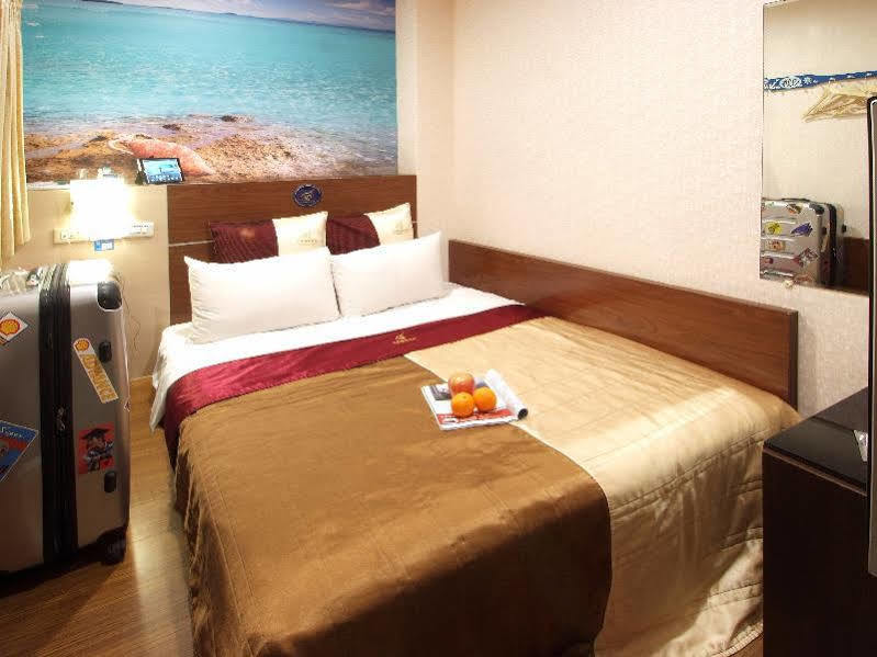 Golden Swallow Hotel Hsinchu City Exterior photo